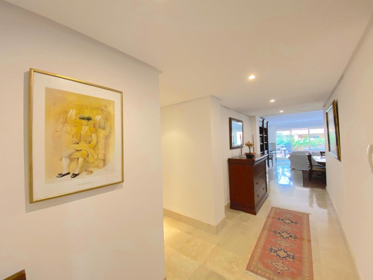 2 Bed Middle Floor Apartment in Río Real