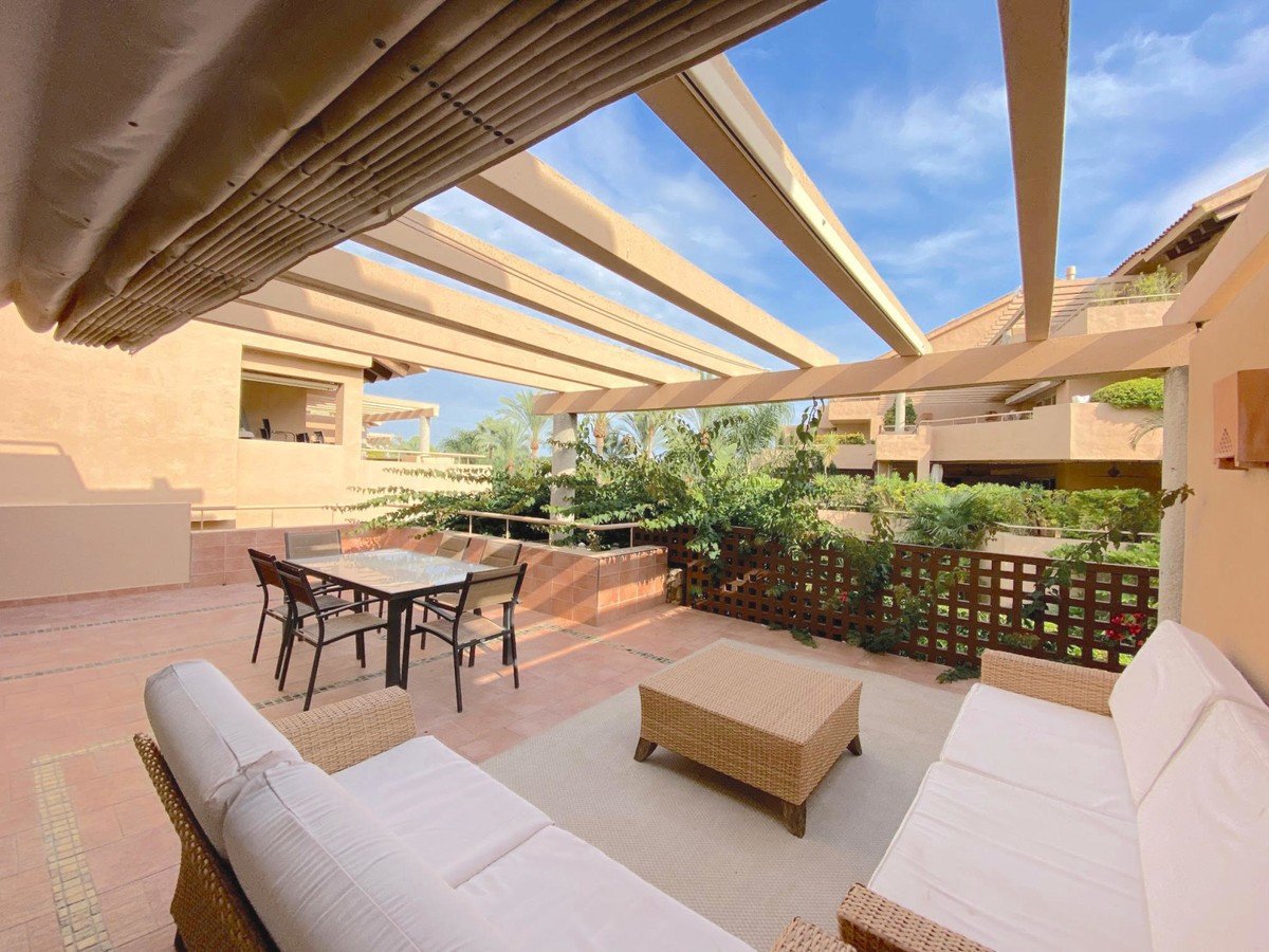 2 Bed Middle Floor Apartment in Río Real