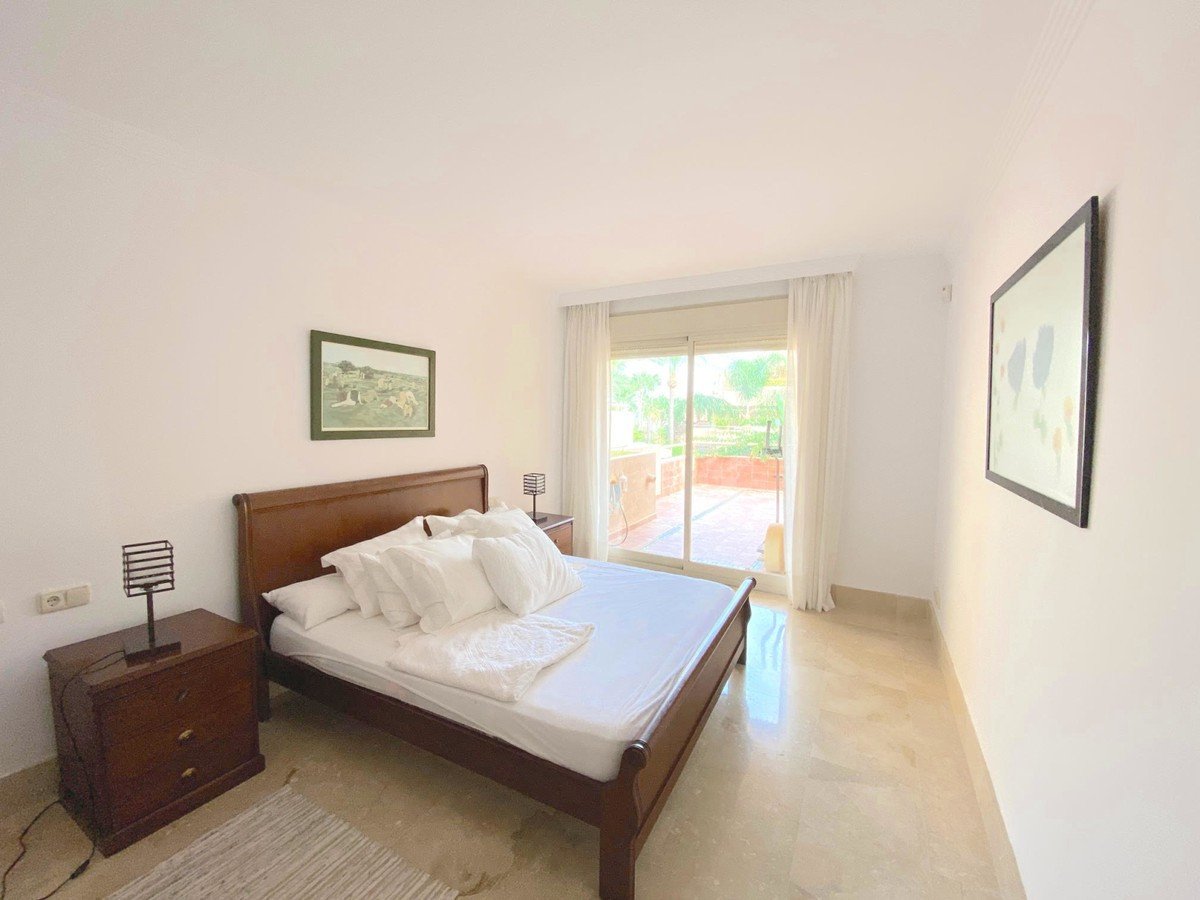 2 Bed Middle Floor Apartment in Río Real
