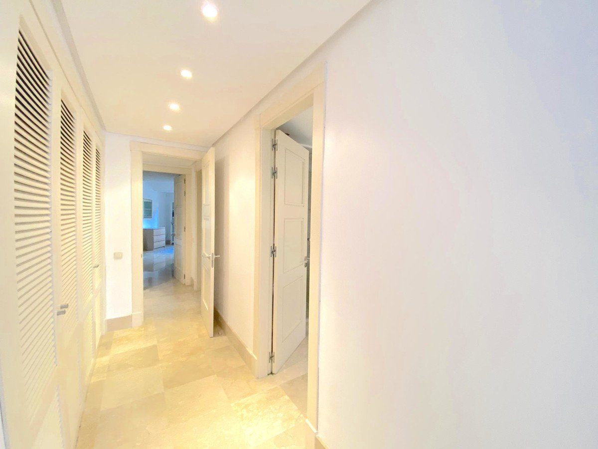 2 Bed Middle Floor Apartment in Río Real