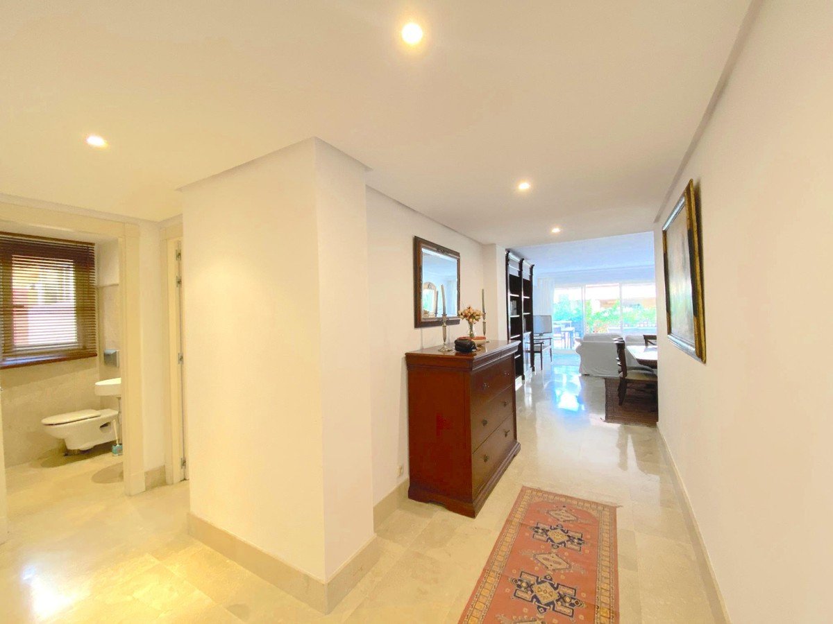 2 Bed Middle Floor Apartment in Río Real