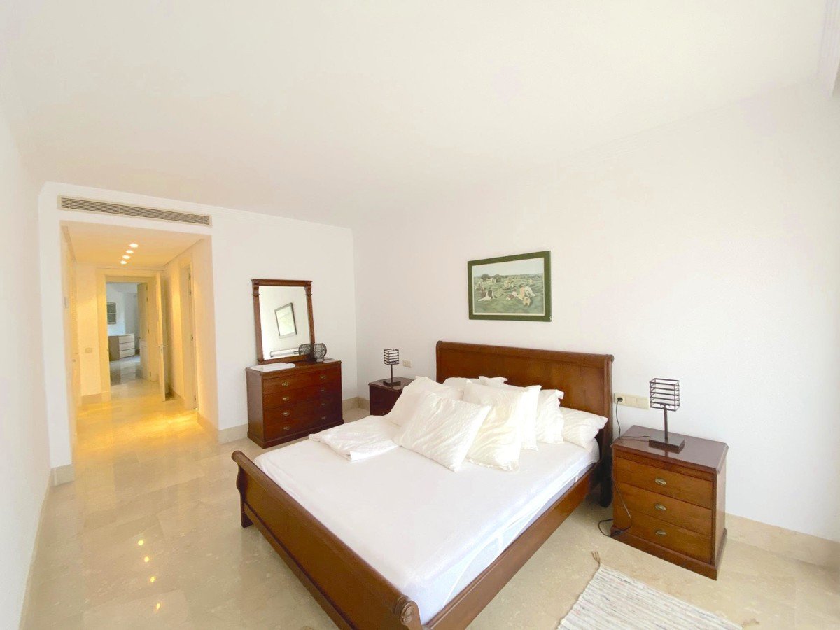 2 Bed Middle Floor Apartment in Río Real