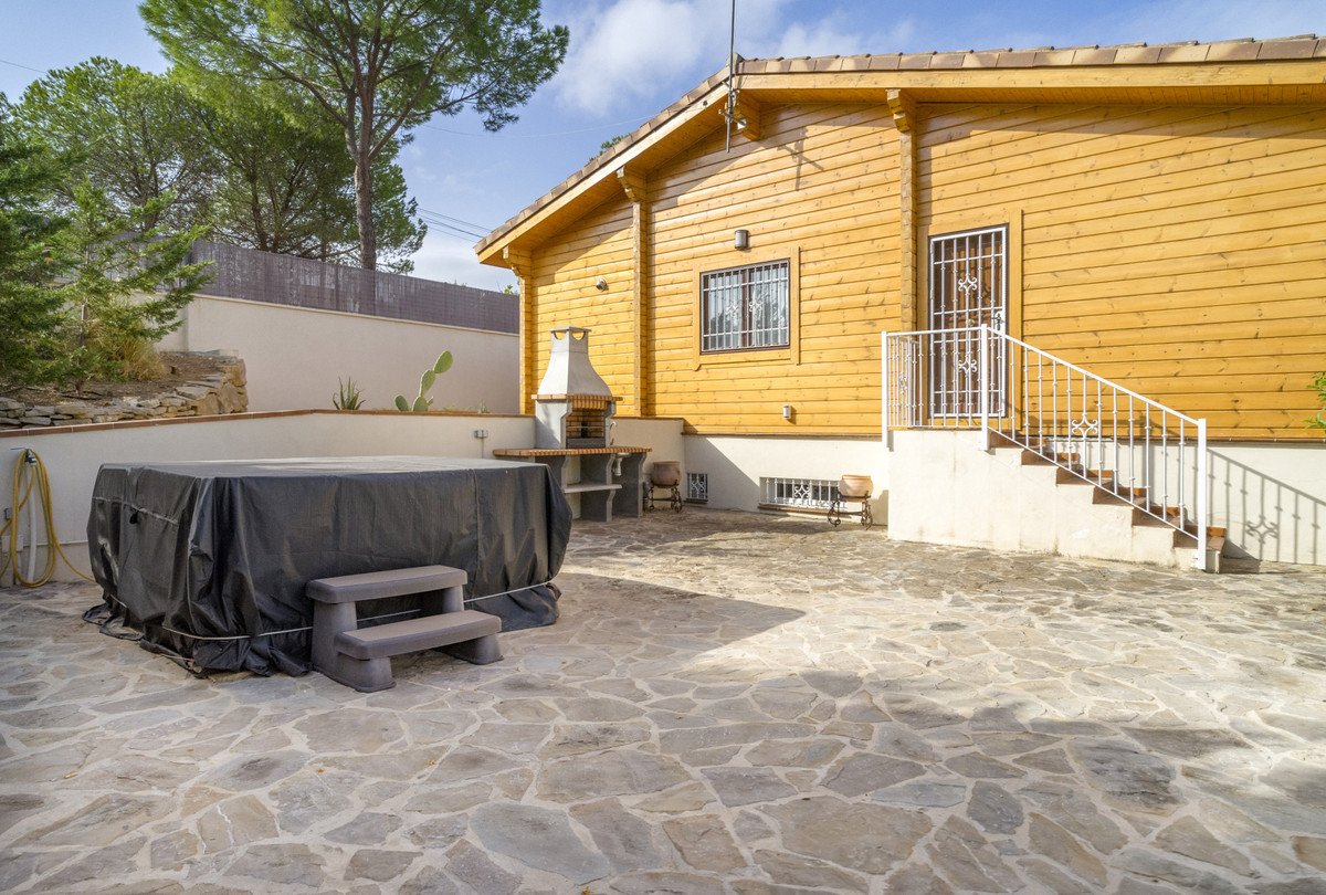 4 Bed Detached Villa in Elviria