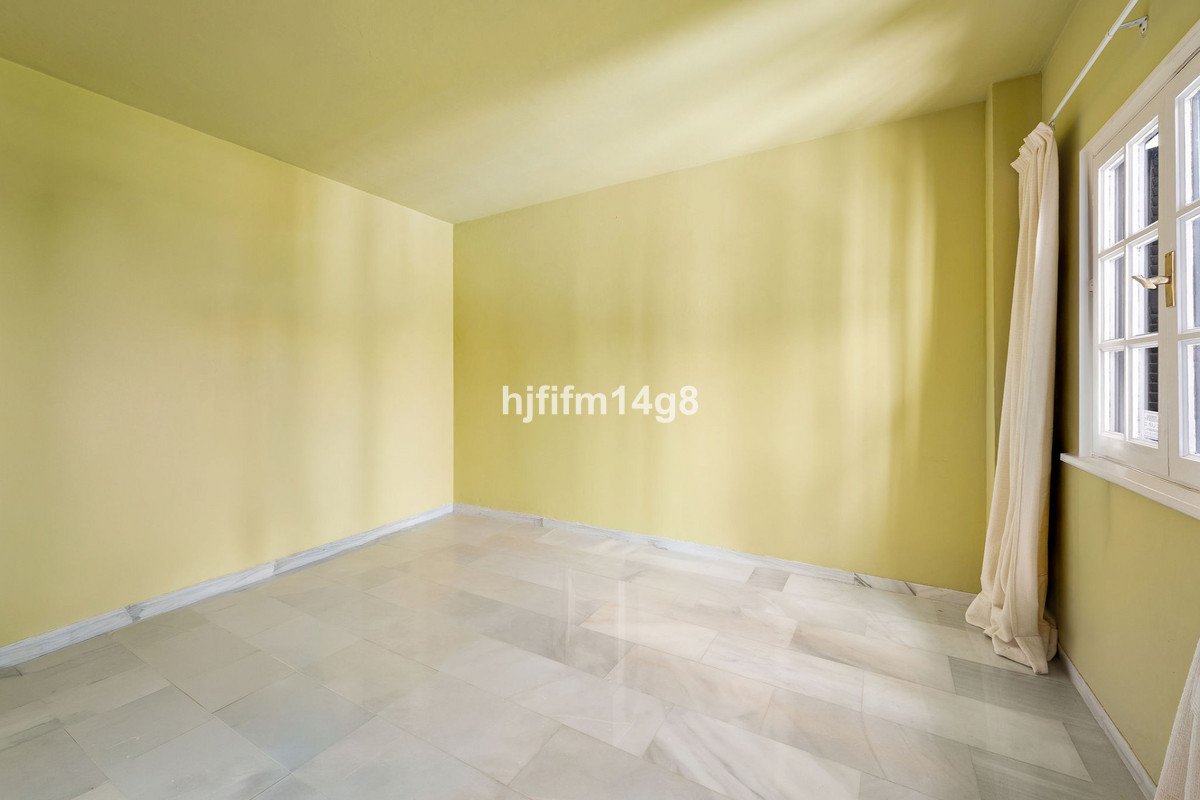 2 Bed Ground Floor Apartment in Nueva Andalucía