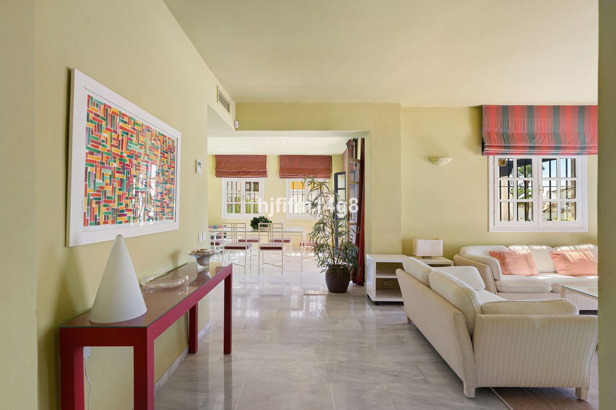 2 Bed Ground Floor Apartment in Nueva Andalucía