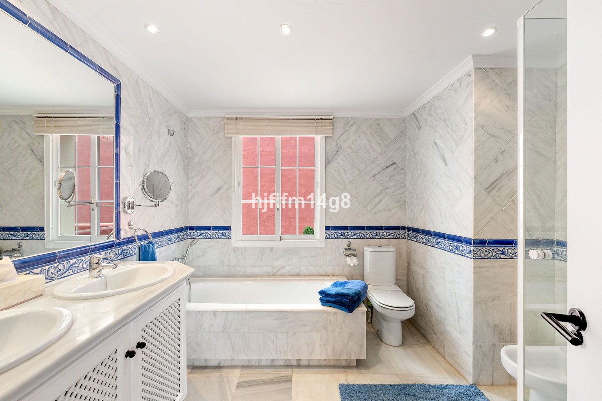 3 Bed Townhouse in Monte Halcones