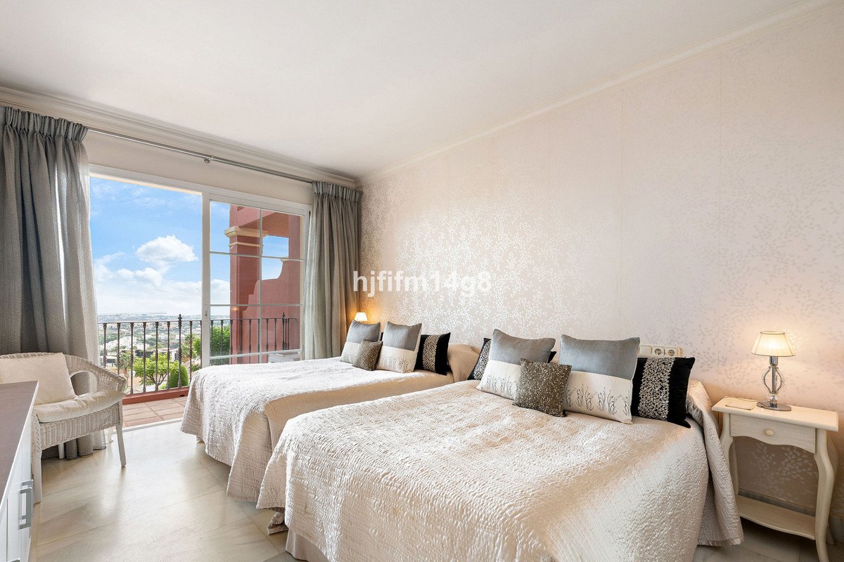 3 Bed Townhouse in Monte Halcones