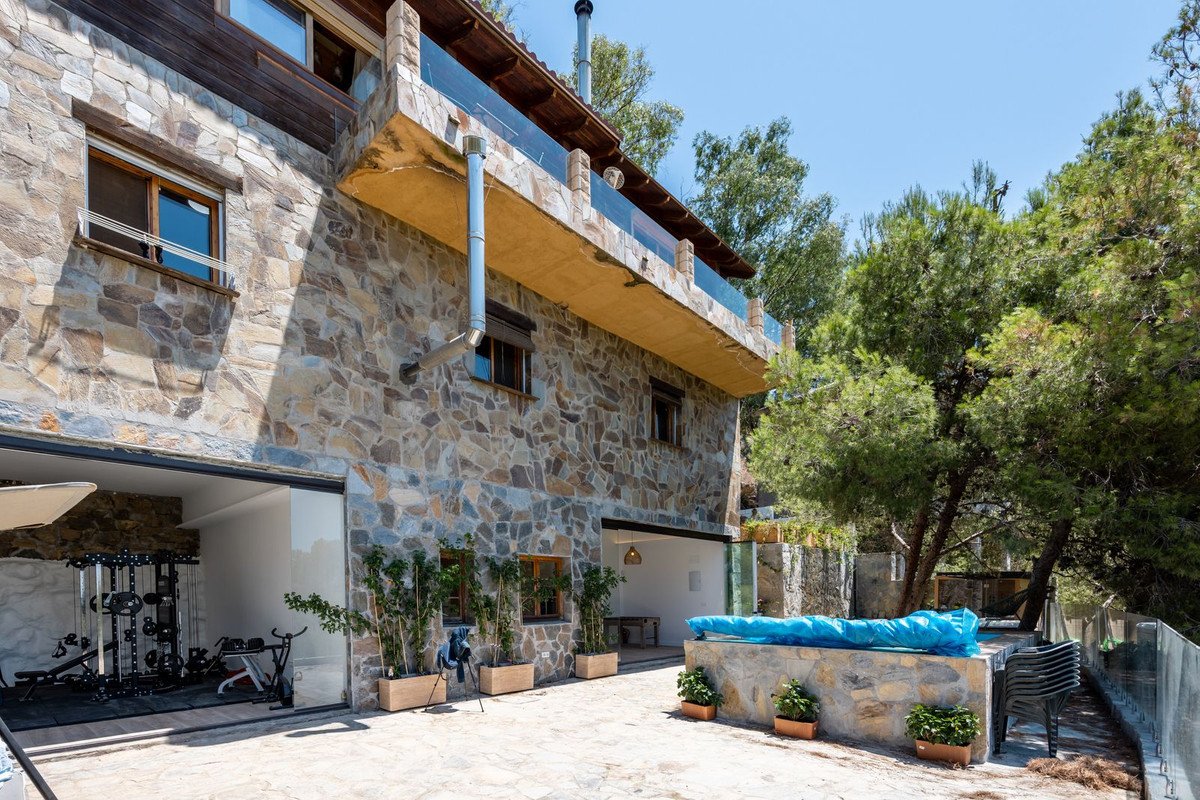 5 Bed Detached Villa in Málaga Este