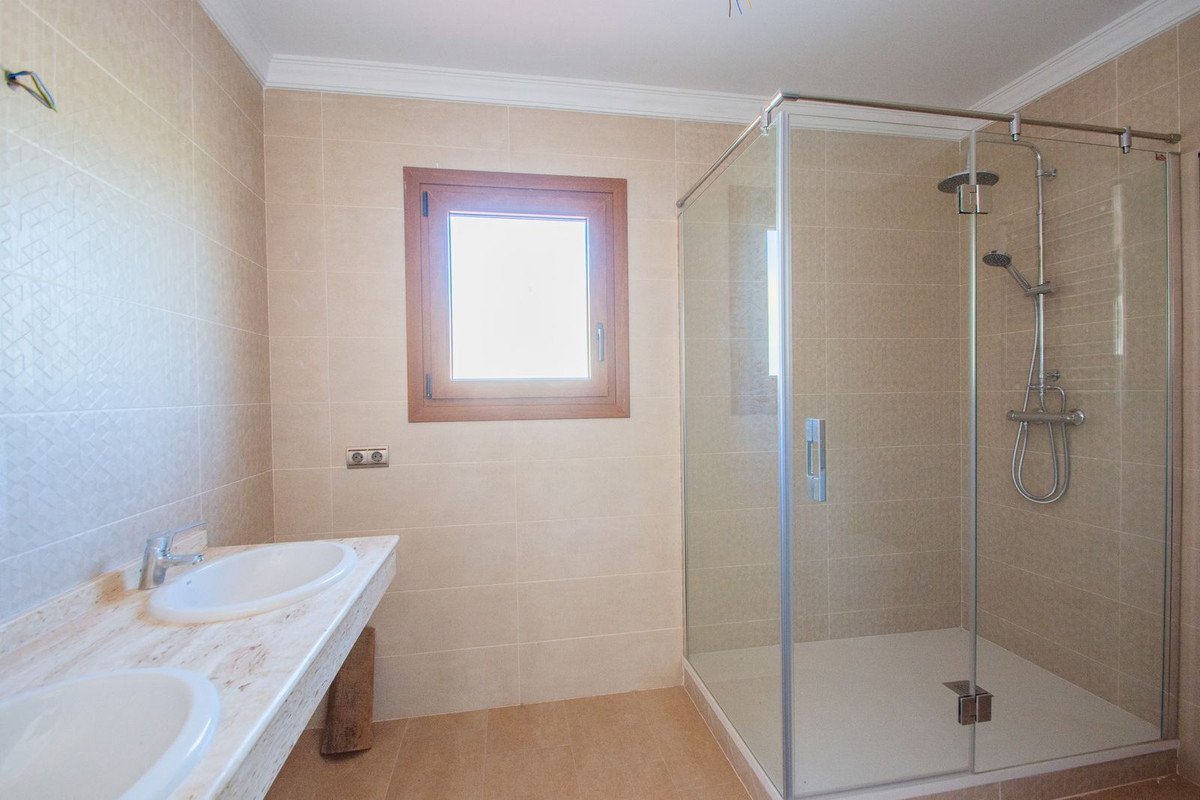 5 Bed Detached Villa in La Cala Golf