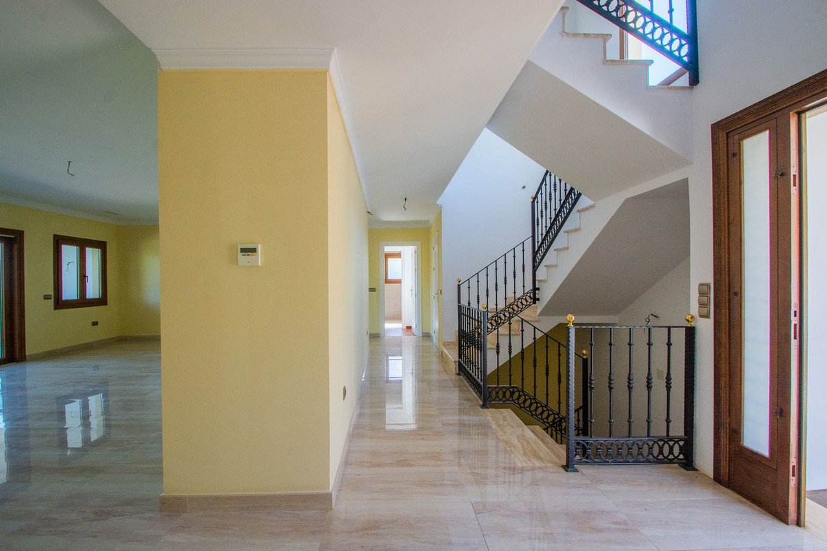 5 Bed Detached Villa in La Cala Golf