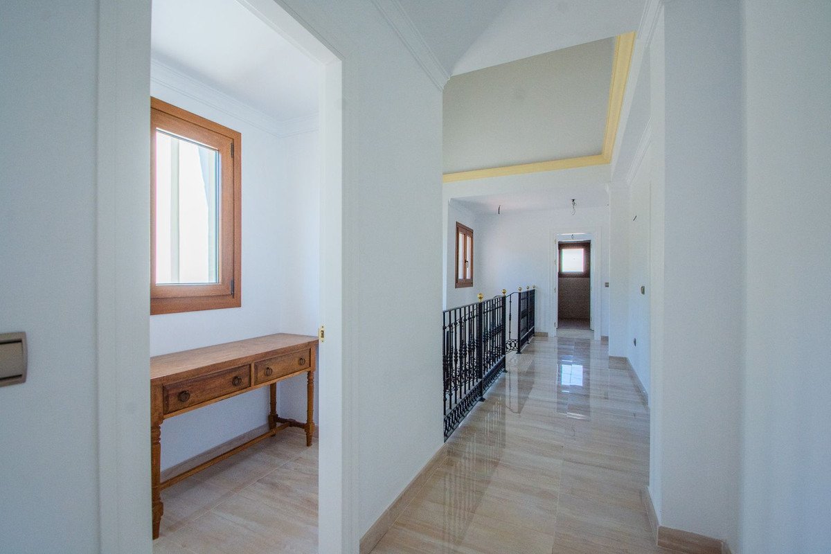 5 Bed Detached Villa in La Cala Golf