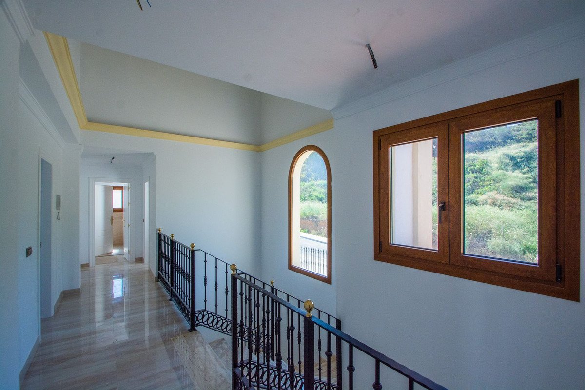 5 Bed Detached Villa in La Cala Golf