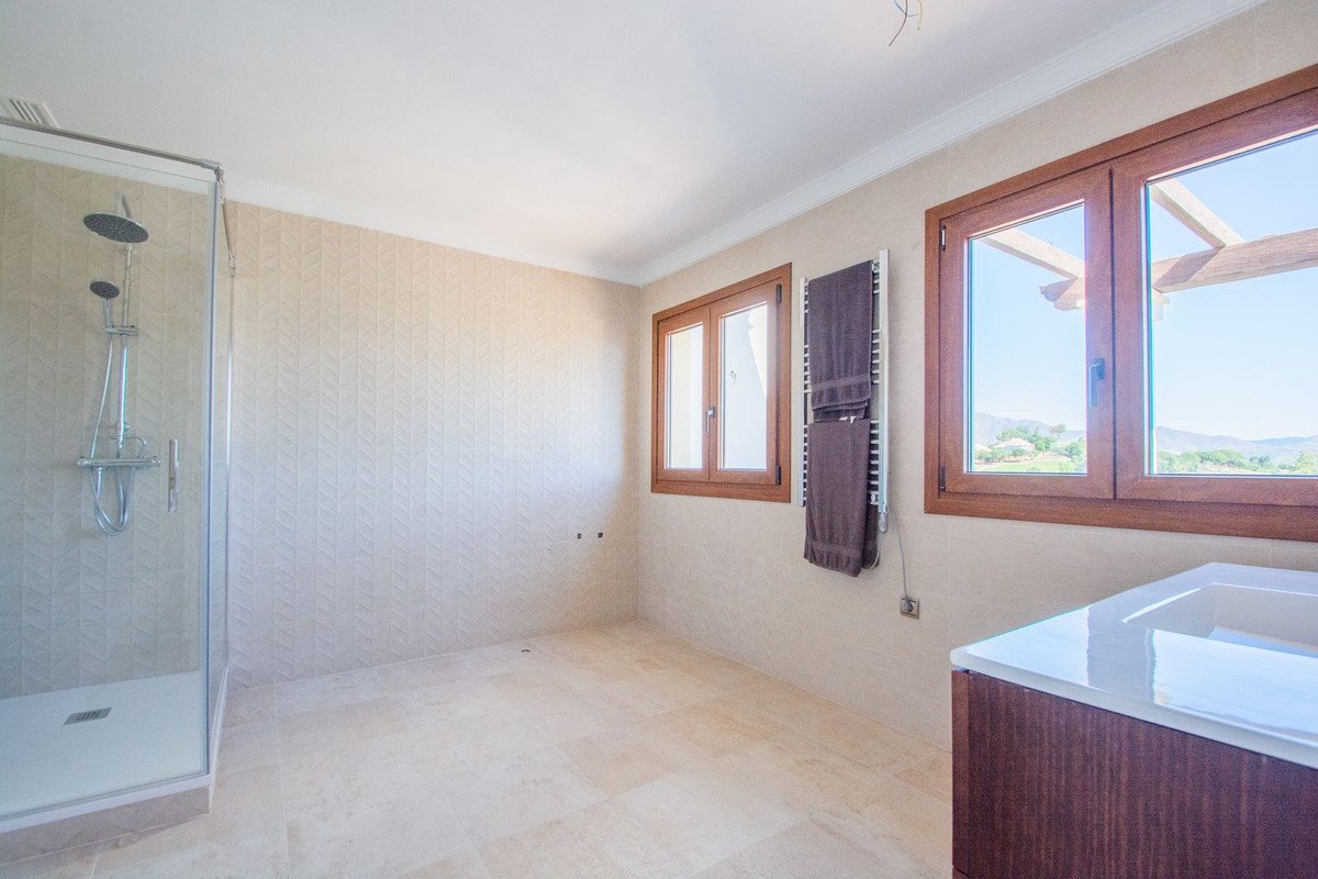 5 Bed Detached Villa in La Cala Golf