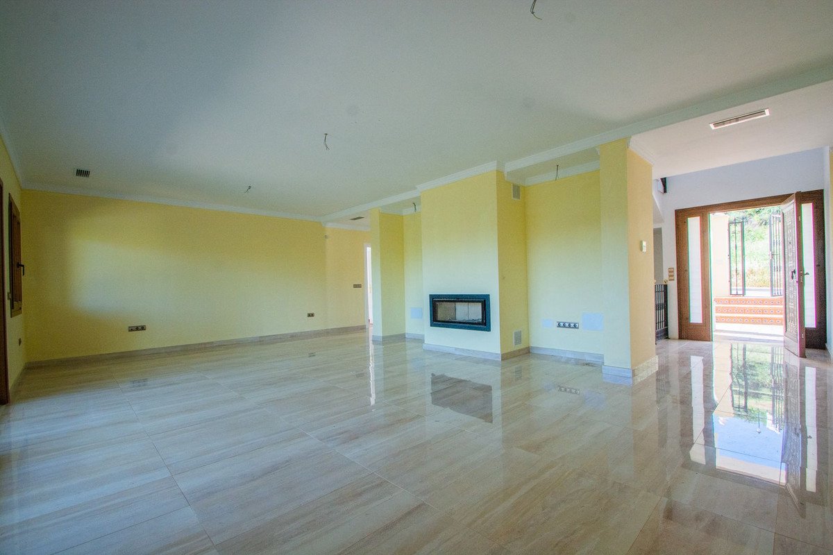 5 Bed Detached Villa in La Cala Golf