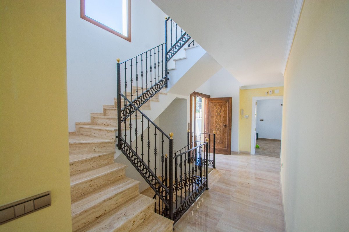 5 Bed Detached Villa in La Cala Golf