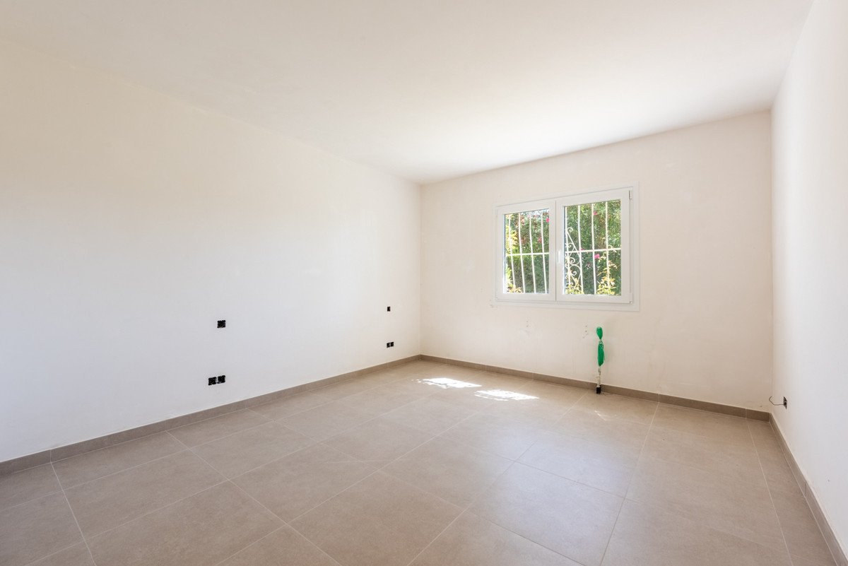 4 Bed Detached Villa in Atalaya
