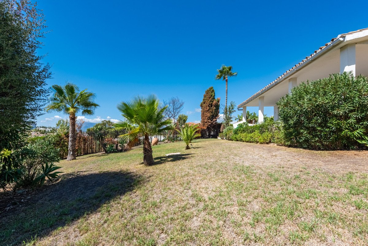 4 Bed Detached Villa in Atalaya