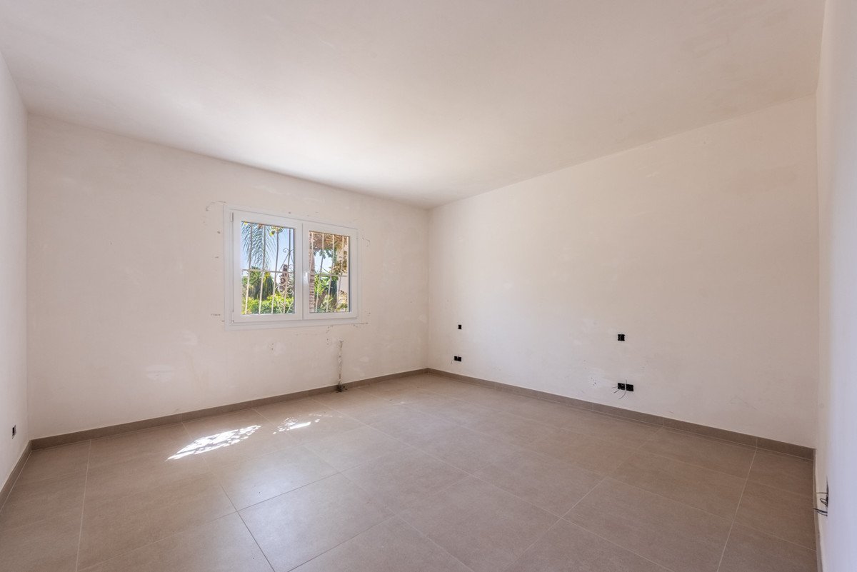 4 Bed Detached Villa in Atalaya