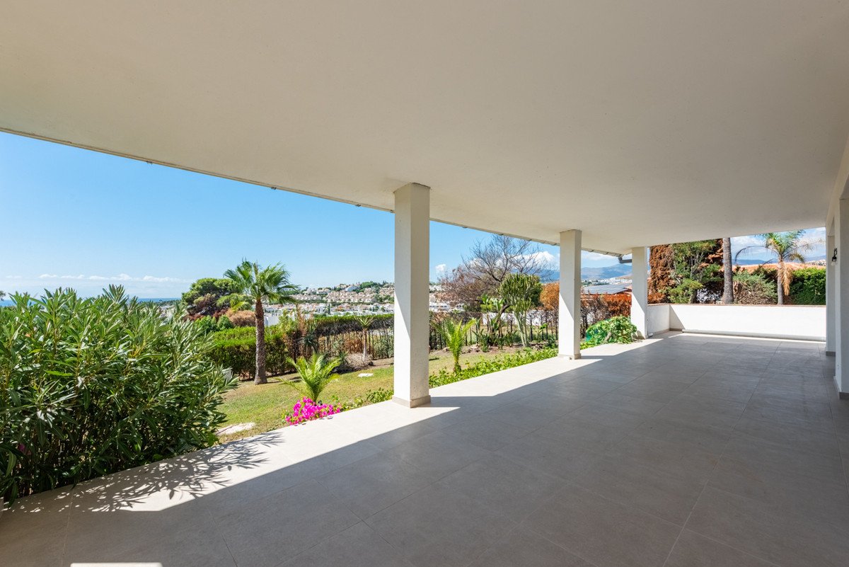 4 Bed Detached Villa in Atalaya