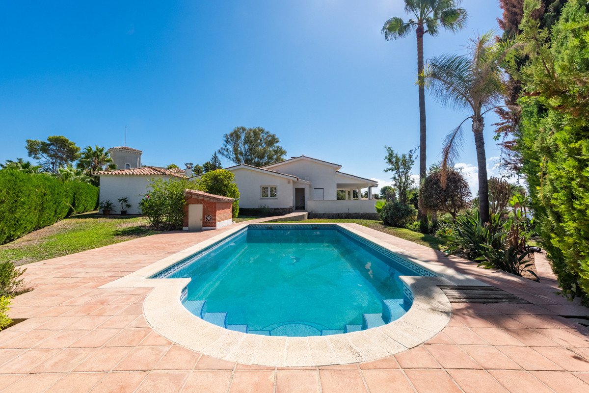 4 Bed Detached Villa in Atalaya