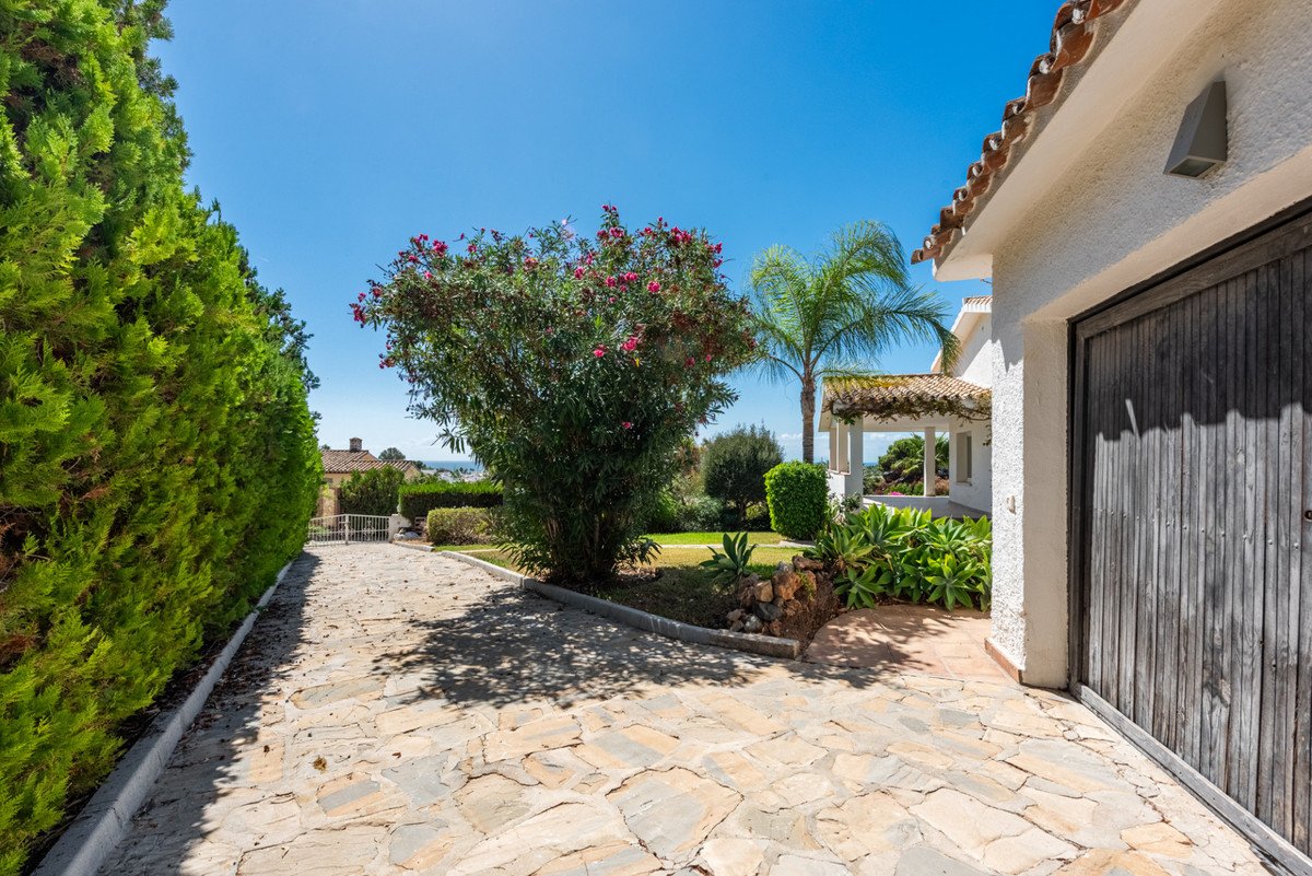 4 Bed Detached Villa in Atalaya
