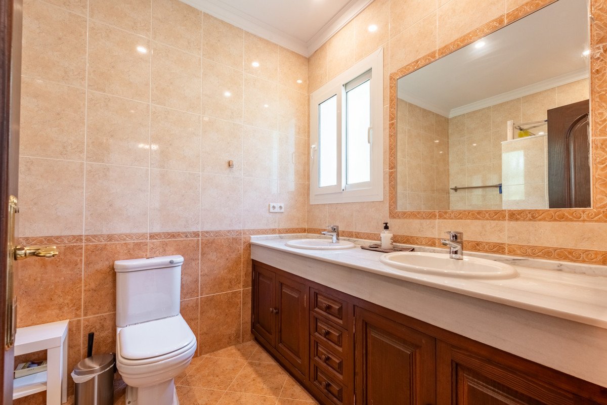 4 Bed Detached Villa in Atalaya