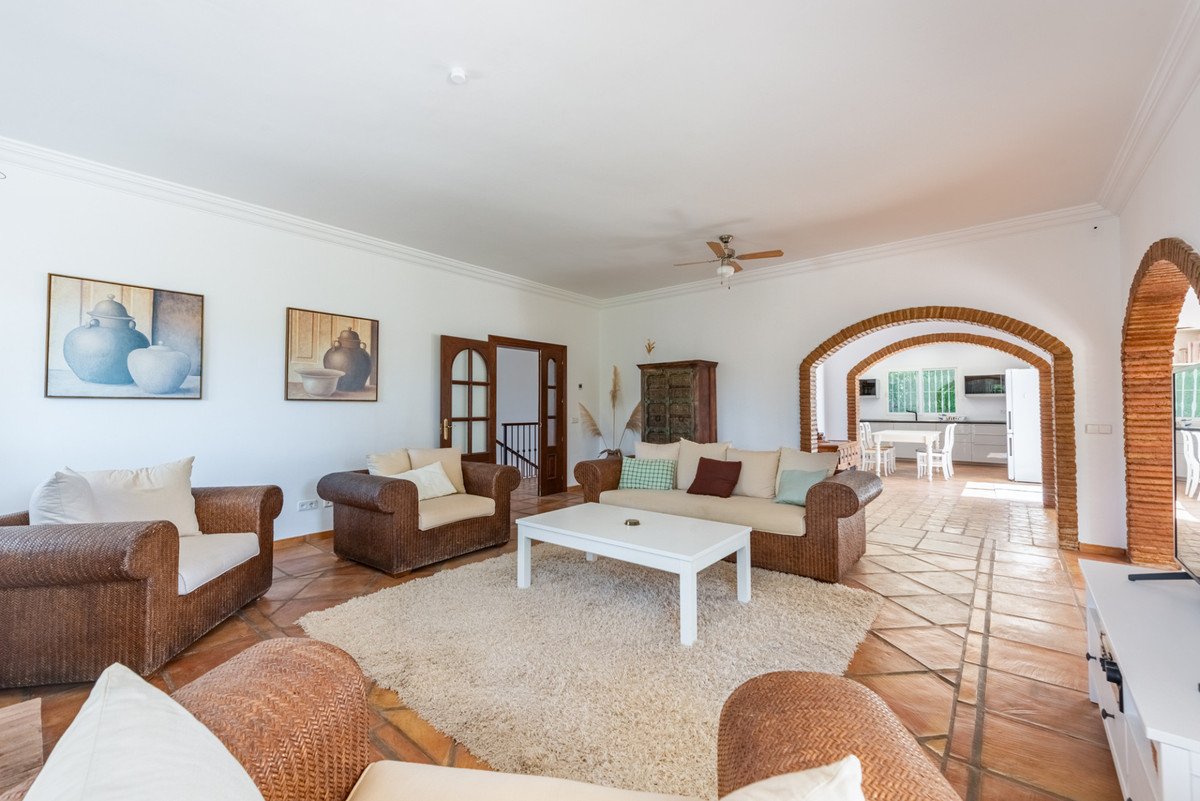 4 Bed Detached Villa in Atalaya