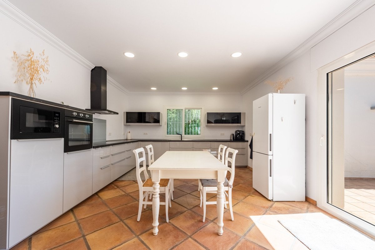 4 Bed Detached Villa in Atalaya