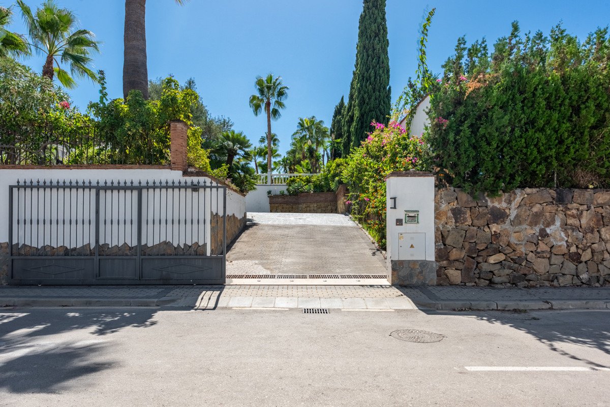 4 Bed Detached Villa in Atalaya