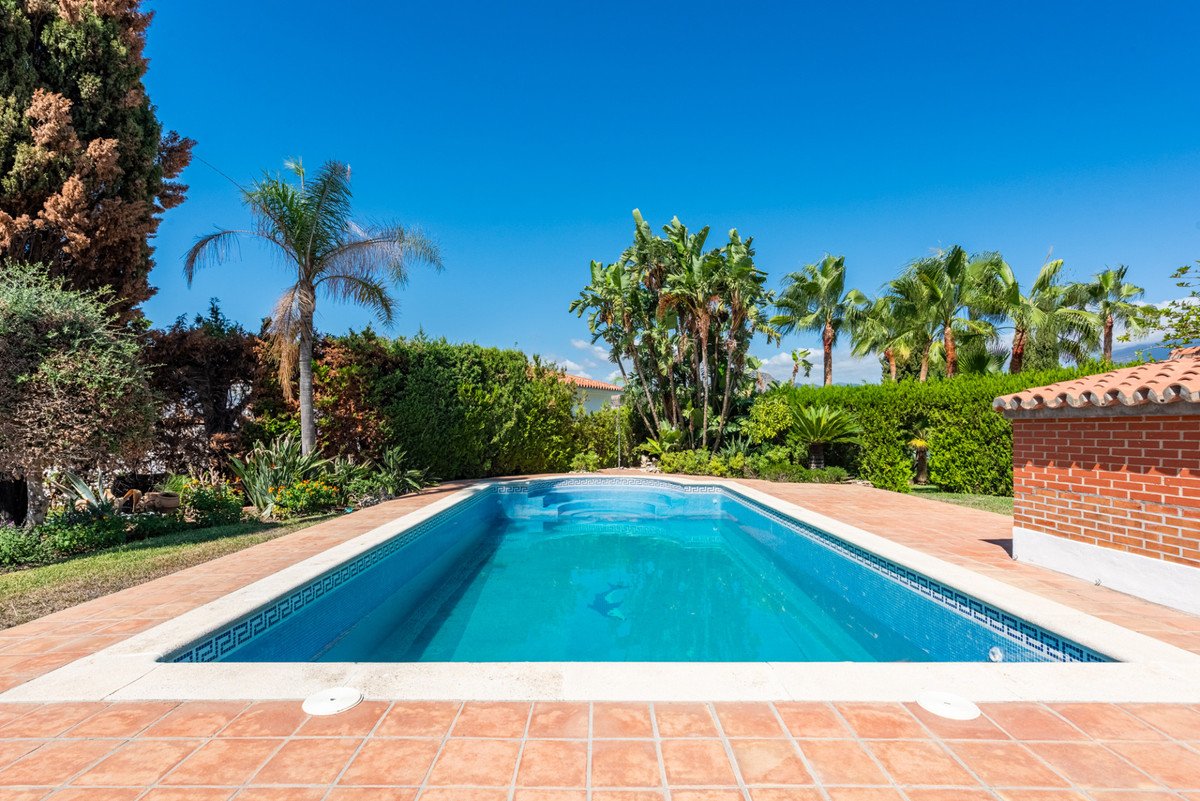 4 Bed Detached Villa in Atalaya
