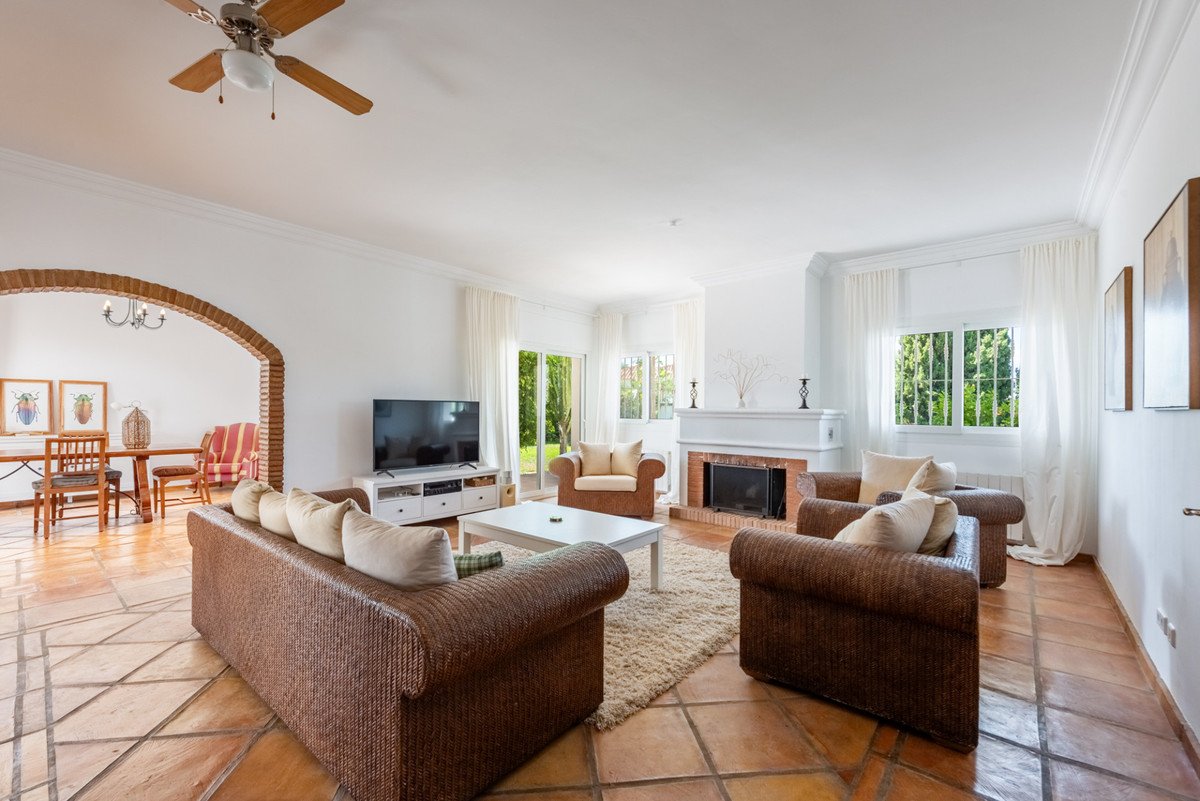 4 Bed Detached Villa in Atalaya