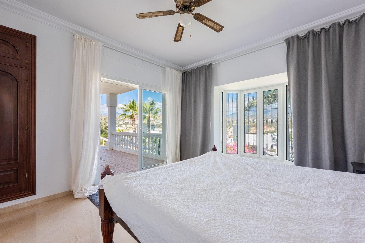 4 Bed Detached Villa in Atalaya