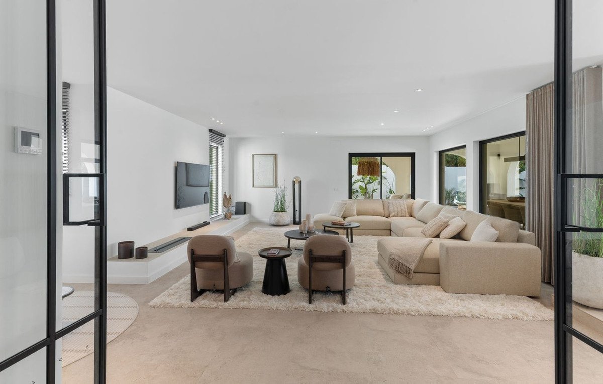 5 Bed Detached Villa in Guadalmina Baja