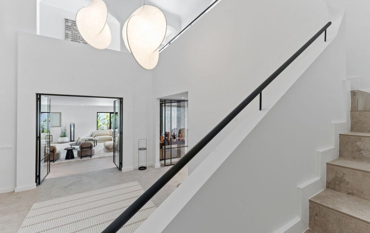 5 Bed Detached Villa in Guadalmina Baja