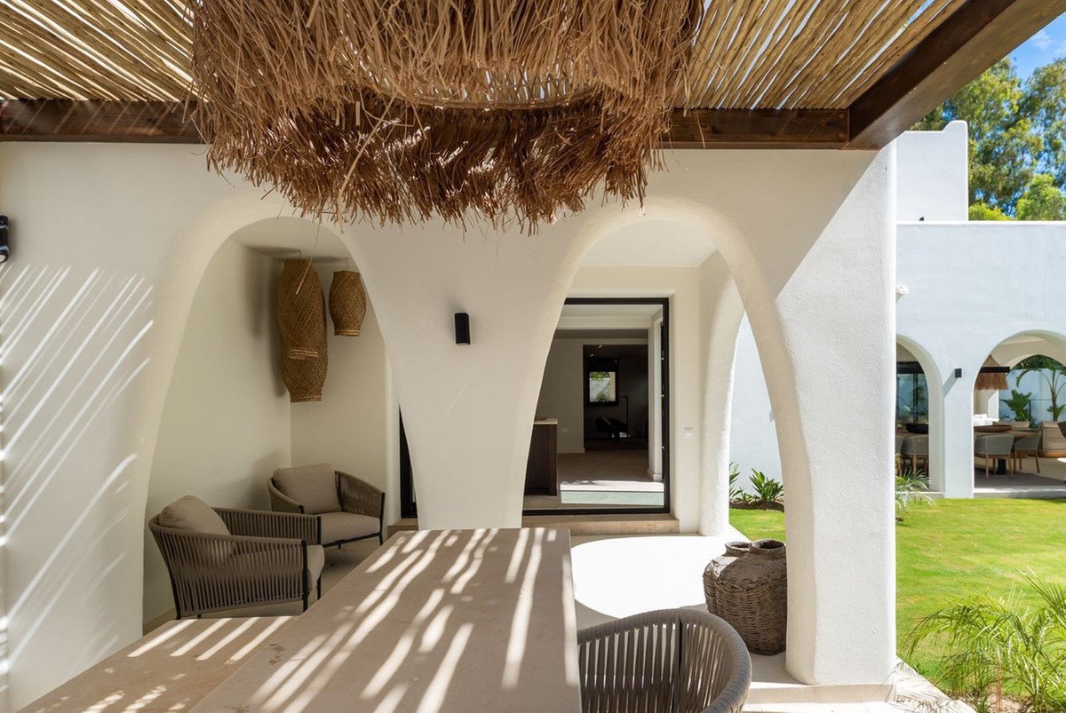 5 Bed Detached Villa in Guadalmina Baja
