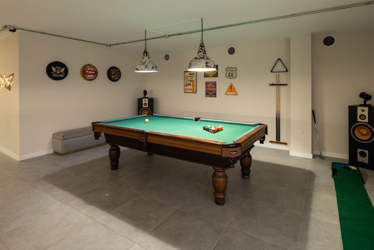 7 Bed Detached Villa in Nueva Andalucía