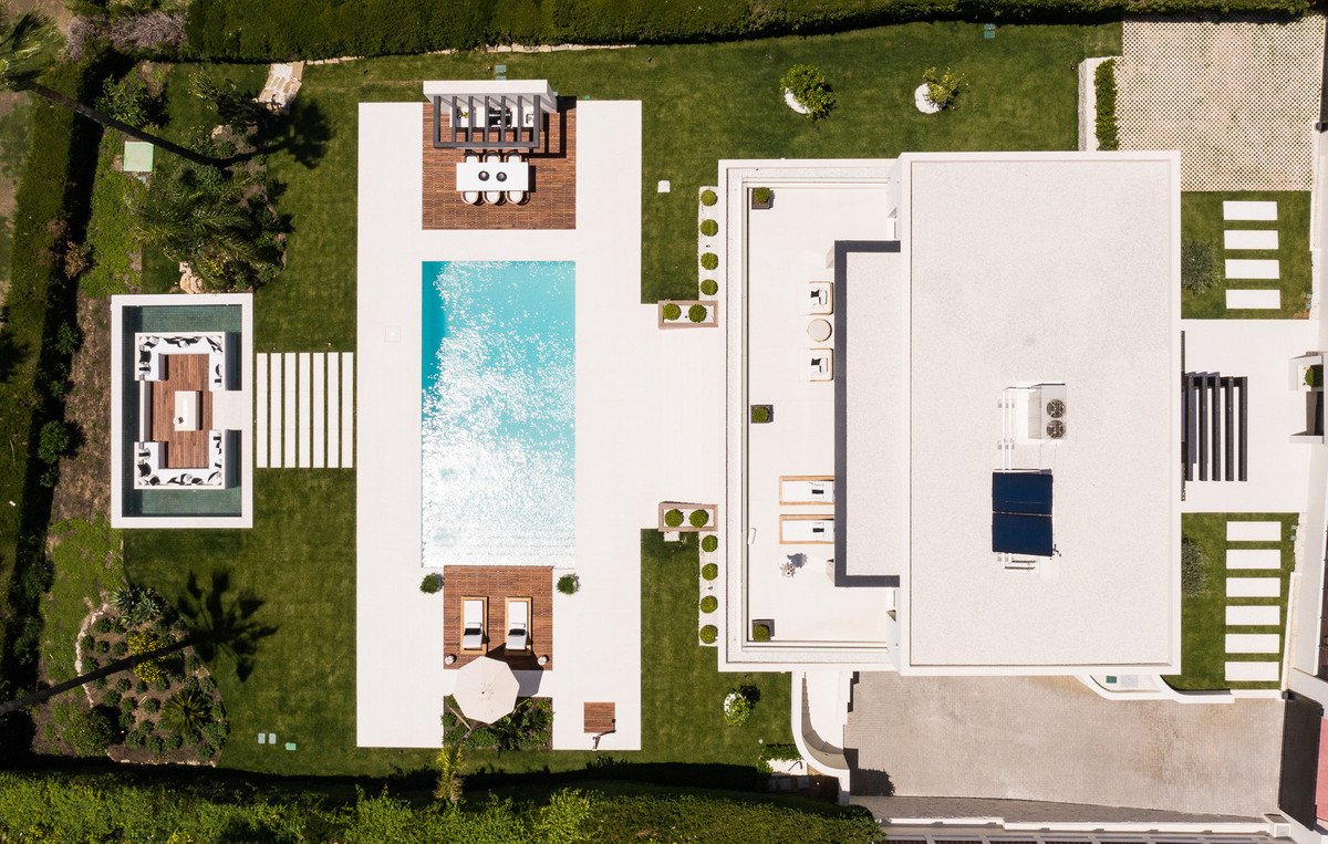 6 Bed Detached Villa in Nueva Andalucía