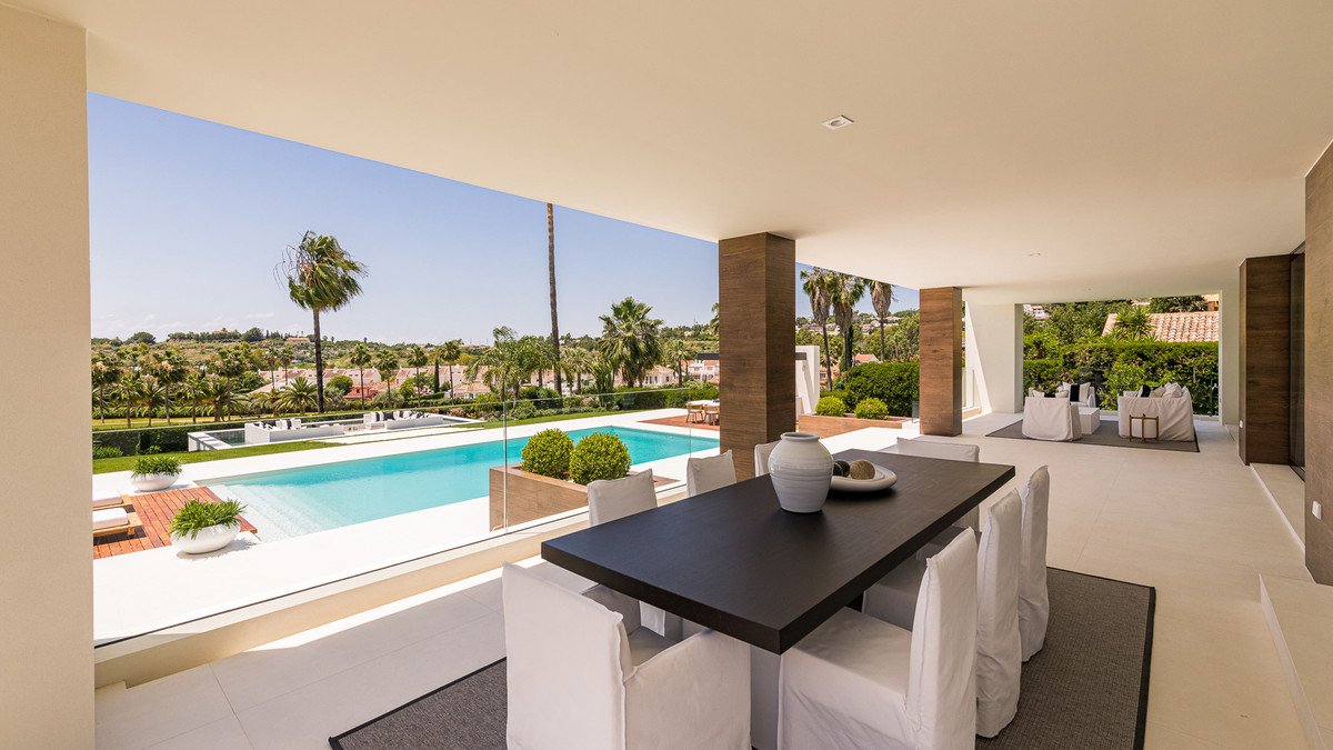 6 Bed Detached Villa in Nueva Andalucía