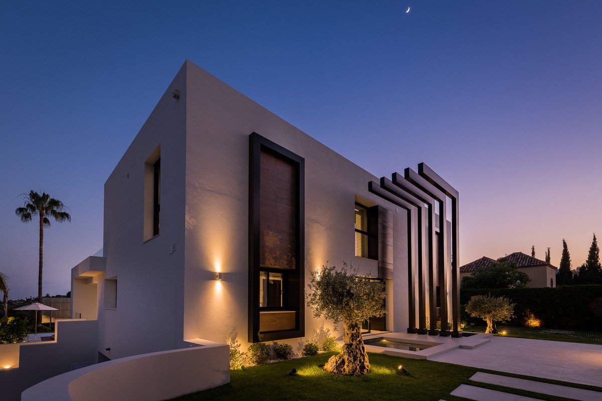 6 Bed Detached Villa in Nueva Andalucía