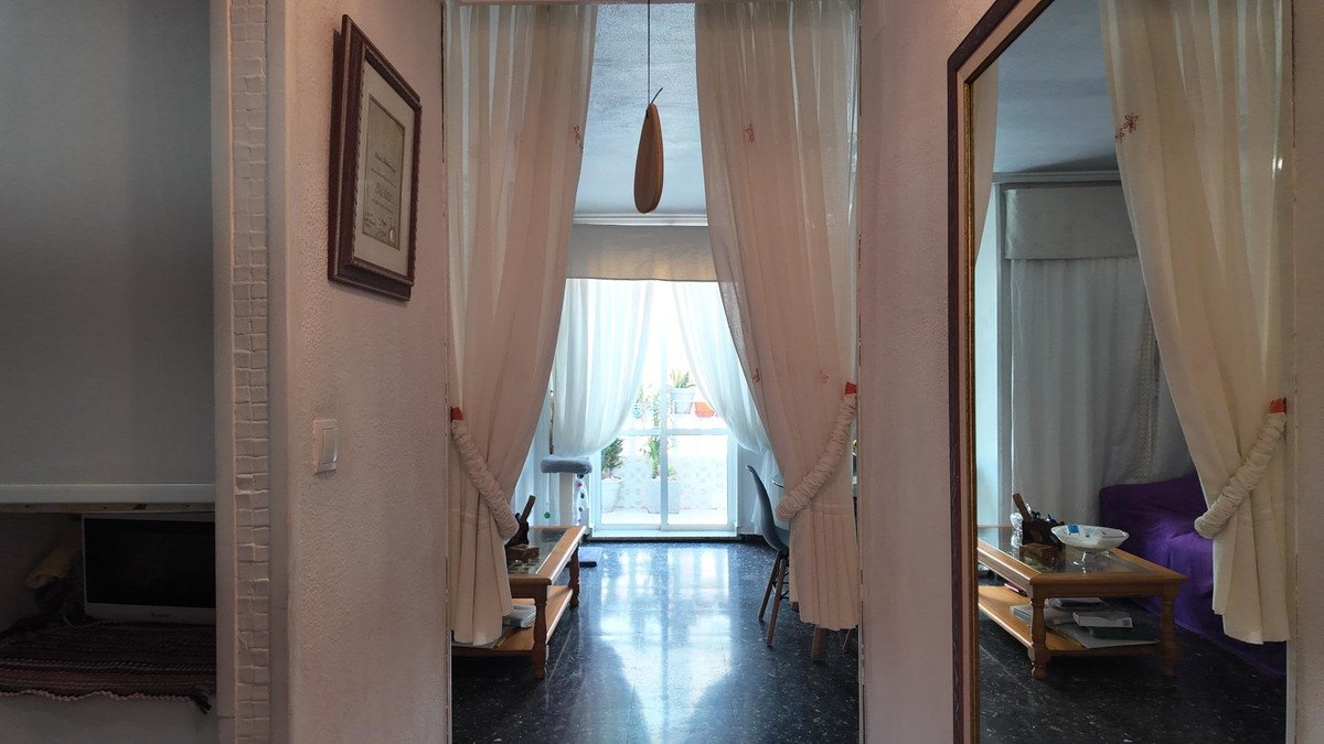 2 Bed Middle Floor Apartment in Punta Prima