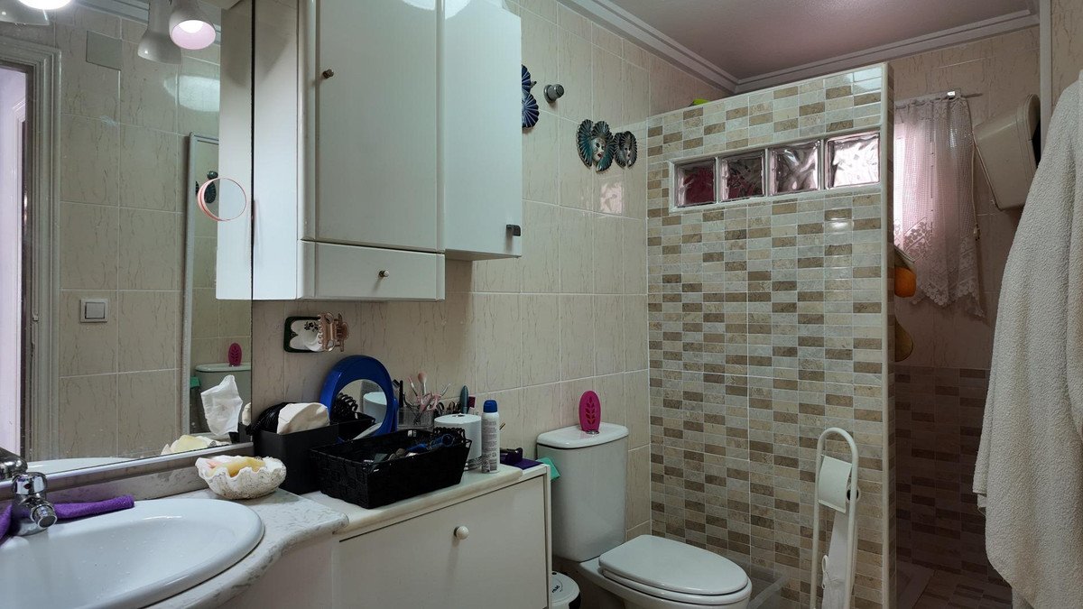 2 Bed Middle Floor Apartment in Punta Prima