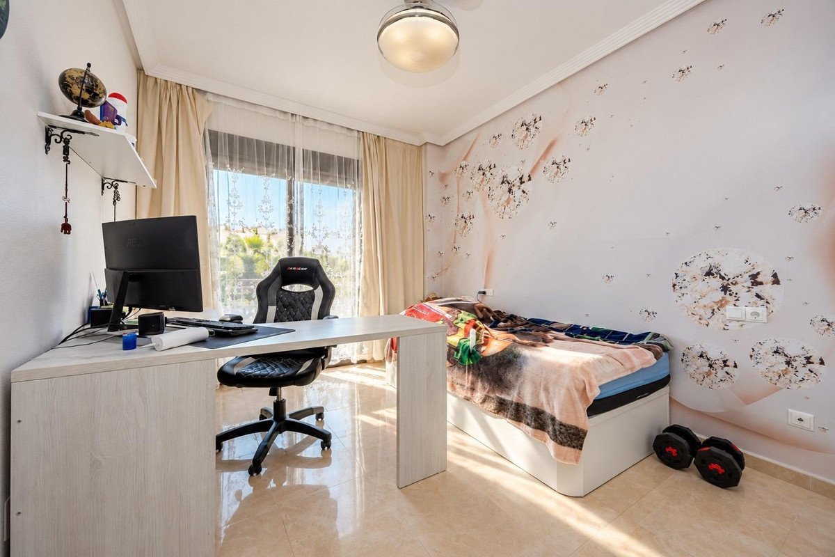 2 Bed Penthouse in Lomas de Cabo Roig
