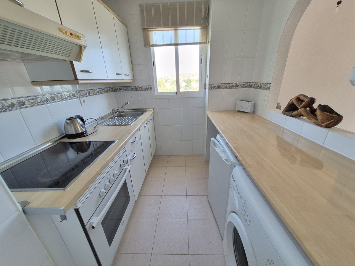 3 Bed Middle Floor Apartment in Miraflores