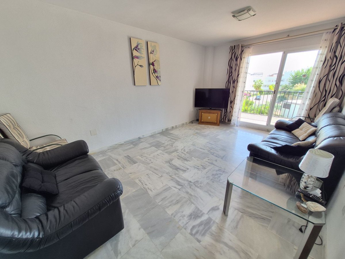 3 Bed Middle Floor Apartment in Miraflores