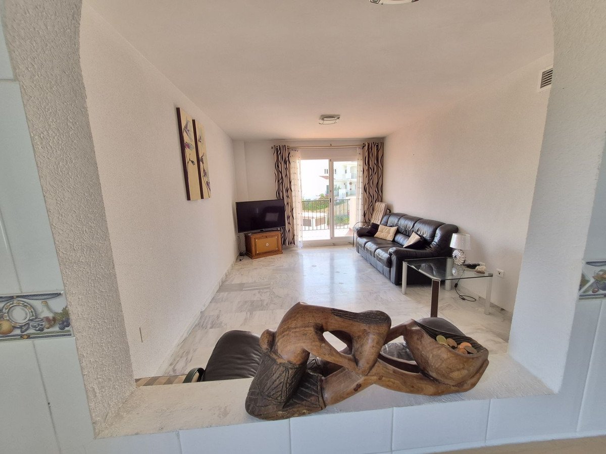 3 Bed Middle Floor Apartment in Miraflores