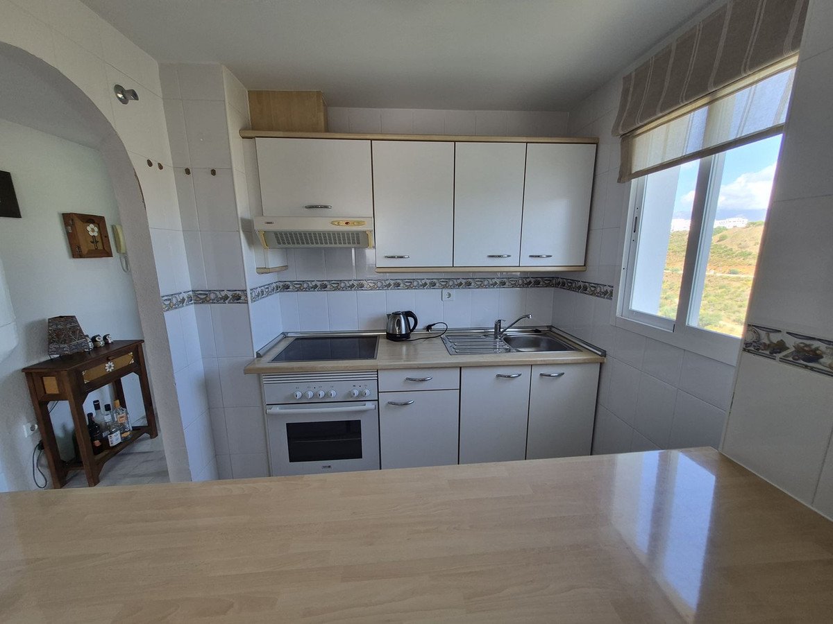 3 Bed Middle Floor Apartment in Miraflores