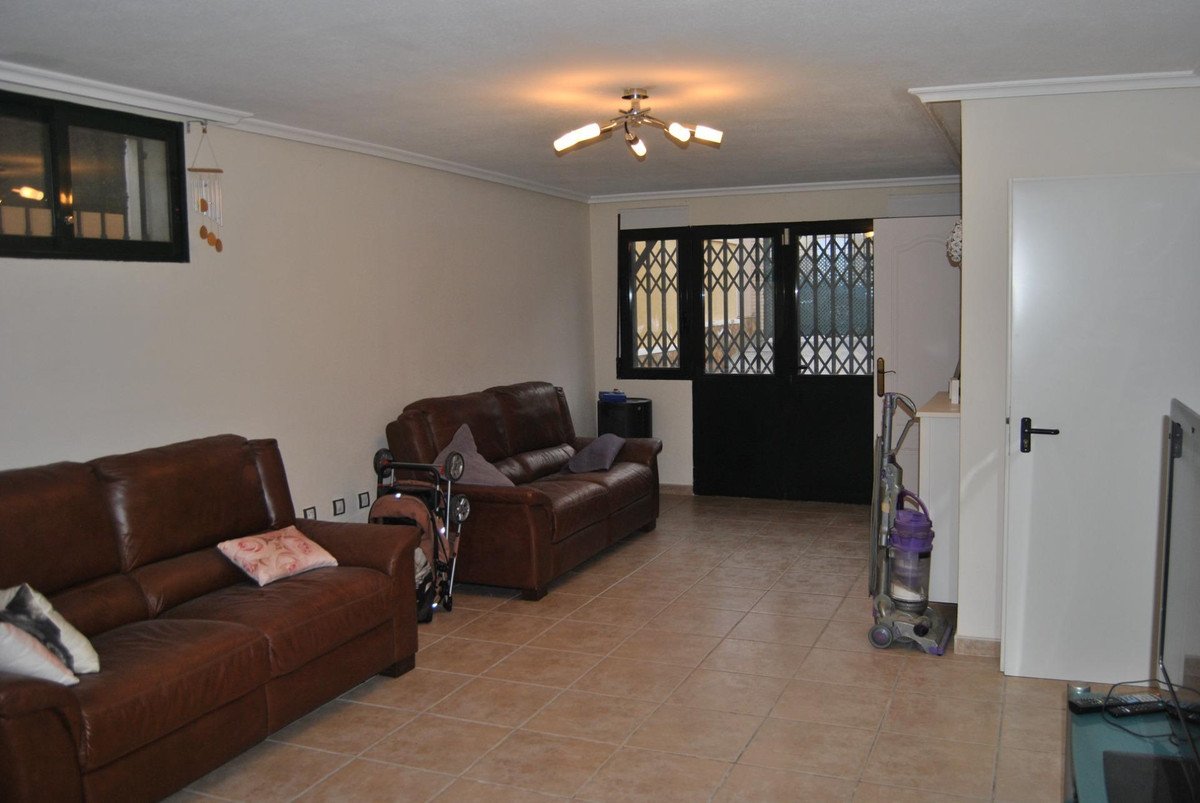 4 Bed Detached Villa in Orihuela Costa