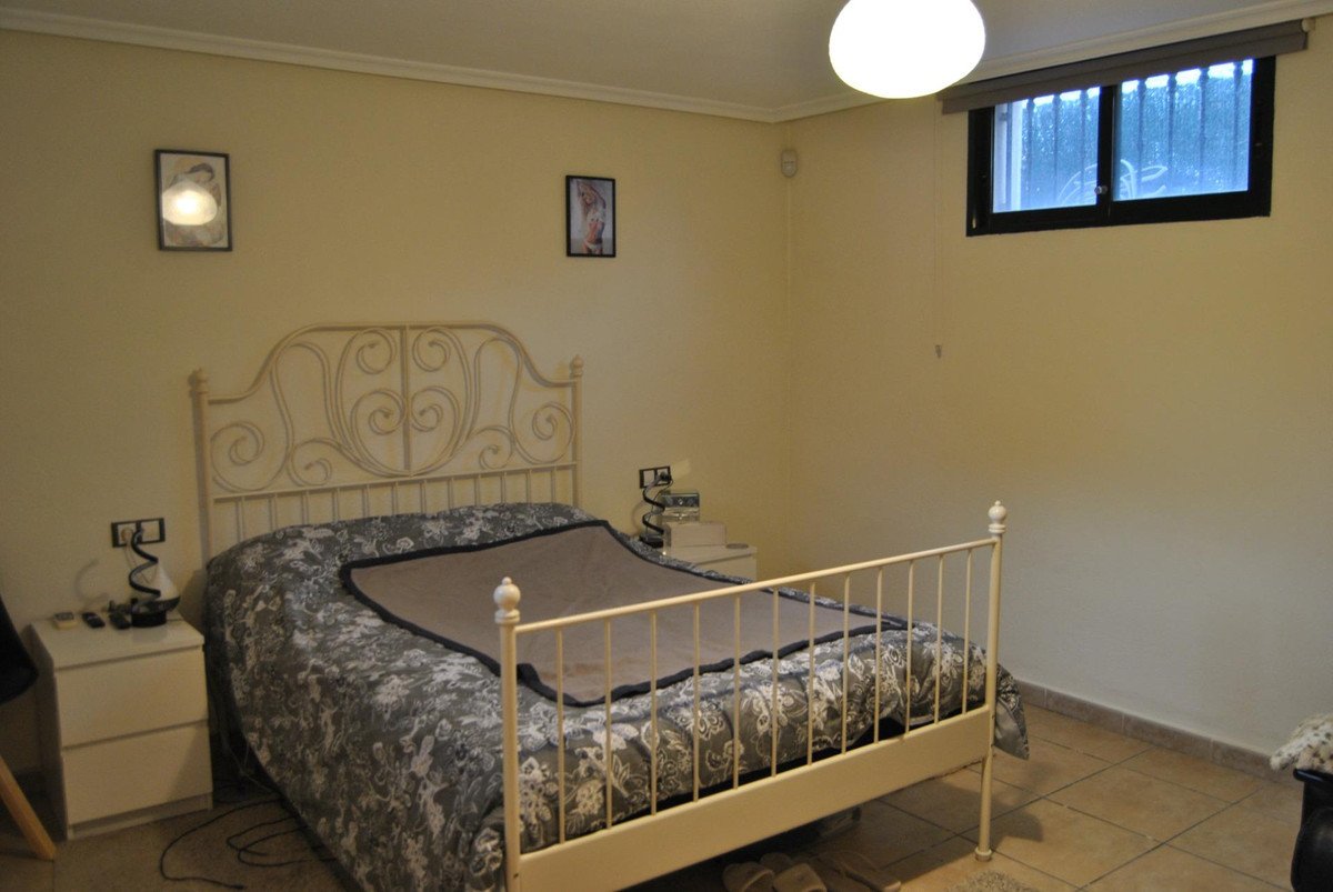 4 Bed Detached Villa in Orihuela Costa