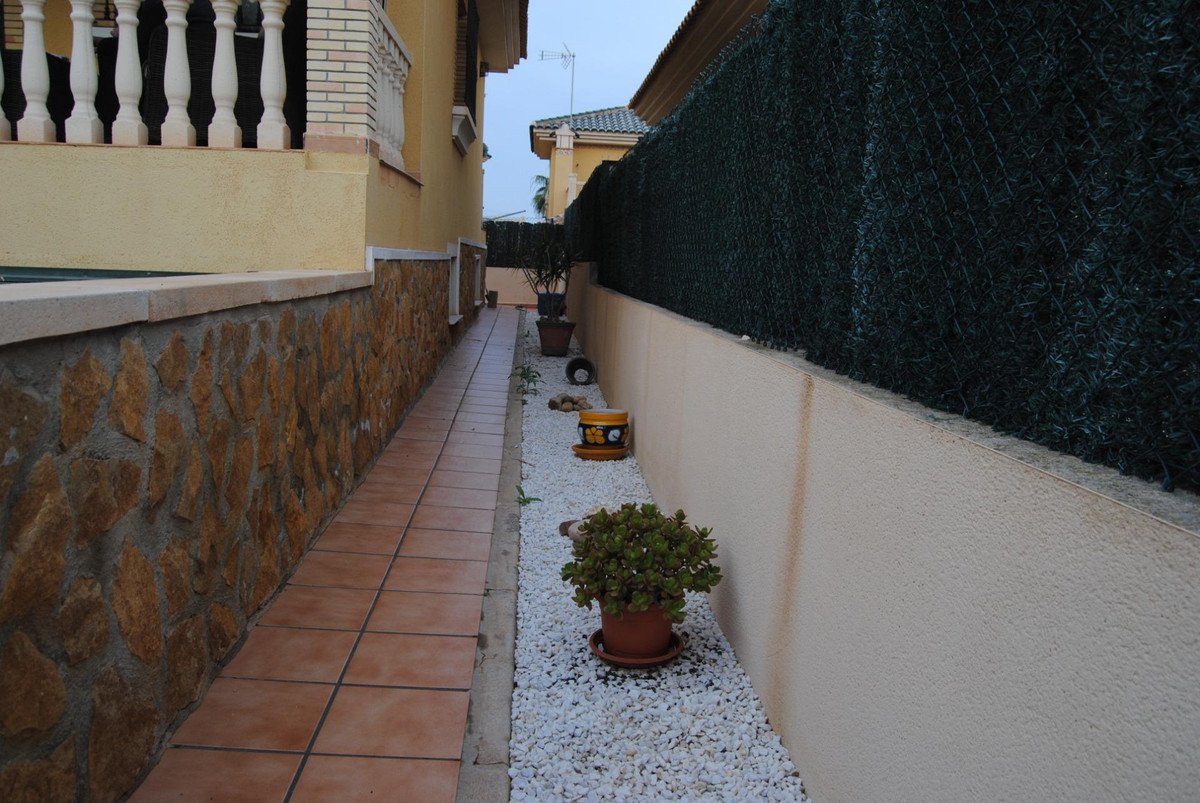 4 Bed Detached Villa in Orihuela Costa