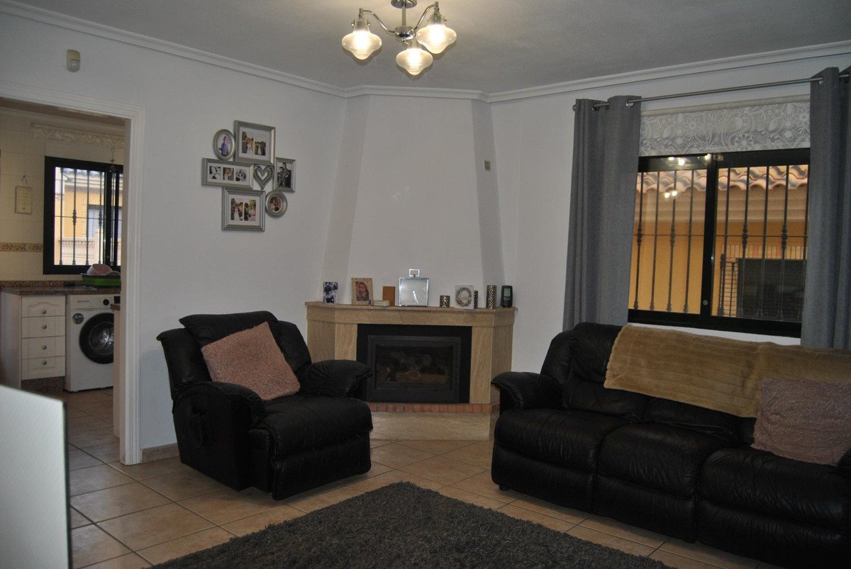 4 Bed Detached Villa in Orihuela Costa